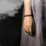 bracelet en cuivre martelé avec perles de lave