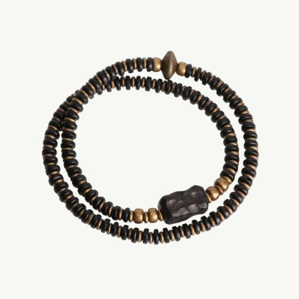 bracelet en cuivre martelé et ébène
