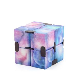 cube de jeu créatif coloré